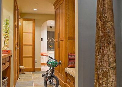 4-High-rise-renovation-entry-hall-Boston-David-Sharff-Architect